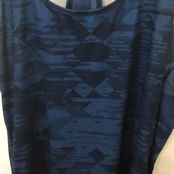 Reebok dry-fit tank top - Picture 2 of 7